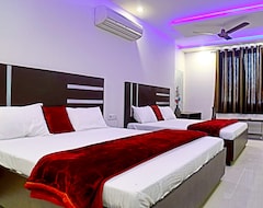 Hotel D C Vilas (Agra, India)