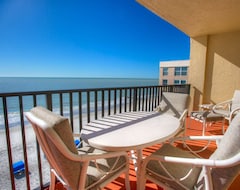 Khách sạn Las Brisas 105 Apartment (Madeira Beach, Hoa Kỳ)