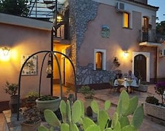 Khách sạn Agriturismo Terrenia (Taormina, Ý)