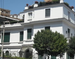 Hotel Casa Rubinacci (Naples, Italy)