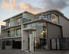 Hotel 7 On Marine (Hermanus, South Africa)