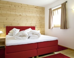 Hotel Almwellness-Resort Tuffbad (St. Lorenzen im Lesachtal, Austria)