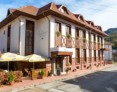 Khách sạn Teteven (Teteven, Bun-ga-ri)