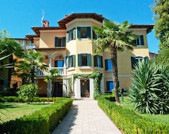 Hotel Apartmani Villa Kontesa (Lovran, Croatia)