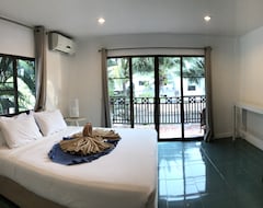 Hotel Dolphin Bay Beach Resort (Prachuap Khiri Khan, Thailand)