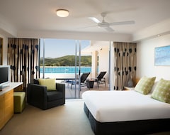 Khách sạn Reef View Hotel (Đảo Hamilton, Úc)