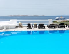 Lejlighedshotel Flaskos Suites (Agios Stefanos, Grækenland)
