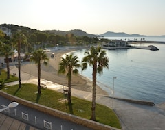 Hele huset/lejligheden Stunning Sea View, Beach At Your Feet, Residential Area Living All Year Round. (Toulon, Frankrig)