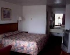 Hotel Town and Country INN (Rogers, USA)