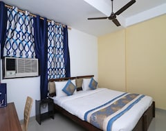 Hotel OYO 11521 Livin Hub (Ghaziabad, Indija)
