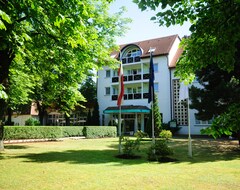 Khách sạn Parkhotel Kluschenberg (Plau, Đức)