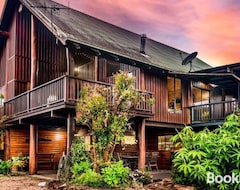Toàn bộ căn nhà/căn hộ Treetops Sanctuary - Luxury Treehouse Pole Home (Atherton, Úc)
