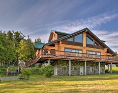 Entire House / Apartment Legacy Mountain Lodge Sits On A Private 40 Acre Field With Mountains Views. (Matanuska Susitna Borough, USA)