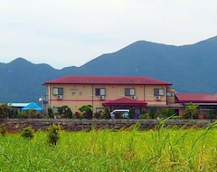 Khách sạn Business Iho <Tokunoshima> (Amagi, Nhật Bản)
