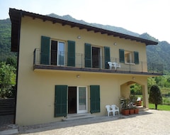 Hotel For The Holiday With Big Family, Friends Or Grandparents, Only 500m To The Lake (Idro, Italien)