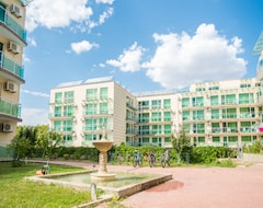 Hotelli The Clara Aparthotel & Residence (Burgas, Bulgaria)