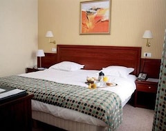 Hotel Kyriad and Spa Reims centre (Reims, France)