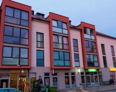 Căn hộ có phục vụ Apartments And Studios Perunika (Moravske Toplice, Slovenia)