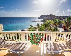 Khách sạn Fascinating Ocean Front 3br Penthouse At Blue Bay Beach & Golf Resort (Willemstad, Curacao)