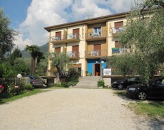 Khách sạn Albergo Carlo (Brenzone sul Garda, Ý)