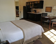 Candlewood Suites Washington-Fairfax, An Ihg Hotel (Fairfax, USA)