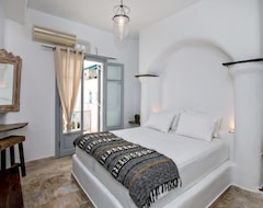 Onar Hotel & Suites Tinos (Tinos - Chora, Grecia)