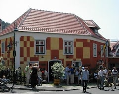 Gasthaus Hotel Zur Schonenburg (Schönberg am Kamp, Austria)