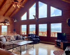 Toàn bộ căn nhà/căn hộ Si Incredible Views From This Log Cabin With Large Deck, Huge Yard, Fire Pit, Hot Tub! (Whitefield, Hoa Kỳ)