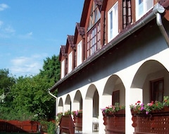 Khách sạn Haus Martha (Balatonudvari, Hungary)