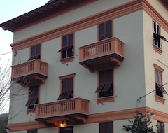 Hotel Albergo Chiara (Savignone, Italy)