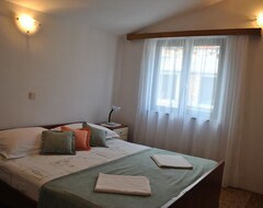 Hotel Haus Dalmadino (Makarska, Croatia)