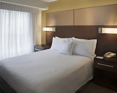 Hotel Cambridge Suites Mississauga. (Mississauga, Canada)