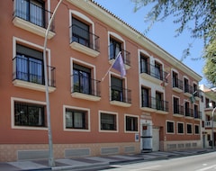 Hotel San Pedro Apartamentos (San Pedro de Alcántara, España)