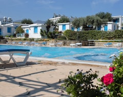 Hotel Santoria Holiday Village (Girne, Cyprus)
