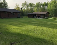 Entire House / Apartment Newly Remodeled 5 Bedroom 1 Bath Surrounded By Lakes And Trails. (Akeley, USA)