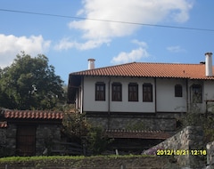 Khách sạn Enchevite strannopriemniсi (Zlatograd, Bun-ga-ri)