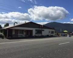 Pansion Kokatahi Valley Country Inn (Hokitika, Novi Zeland)