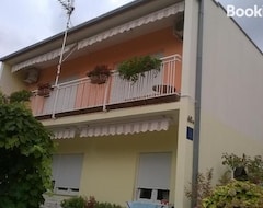 Koko talo/asunto Haus Diana (Crikvenica, Kroatia)