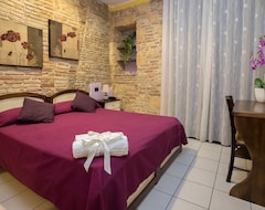 Hotelli Arcobaleno Rooms (Cagliari, Italia)