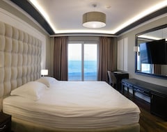 Hotel Premium Beach (Golem, Albania)