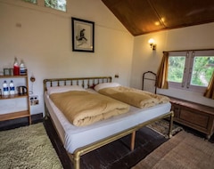 Hotel Jungle Lore Birding Lodge (Nainital, Indija)