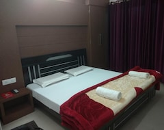 Khách sạn OYO 7905 Holiday Inn (Dalhousie, Ấn Độ)