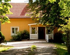 Nhà nghỉ Nils Tolsgardens Vandrarhem (Götene, Thụy Điển)