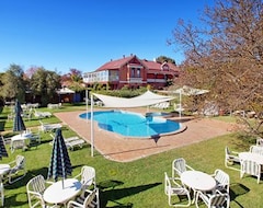 Khách sạn Alzburg Resort (Mansfield, Úc)