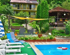 Khách sạn Sandra (Băile Herculane, Romania)