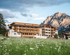 Khách sạn Mareo Dolomites (San Vigilio-Marebbe, Ý)