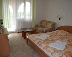 Khách sạn Pension Karat (Balatongyörök, Hungary)