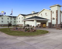 Khách sạn Days Inn & Suites by Wyndham Columbus NE (Columbus, Hoa Kỳ)