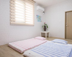 Otel Yours Guesthouse In Tongyeong (Tongyeong, Güney Kore)