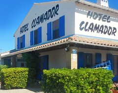 Hotel Clamador (Saintes-Maries-de-la-Mer, Francia)